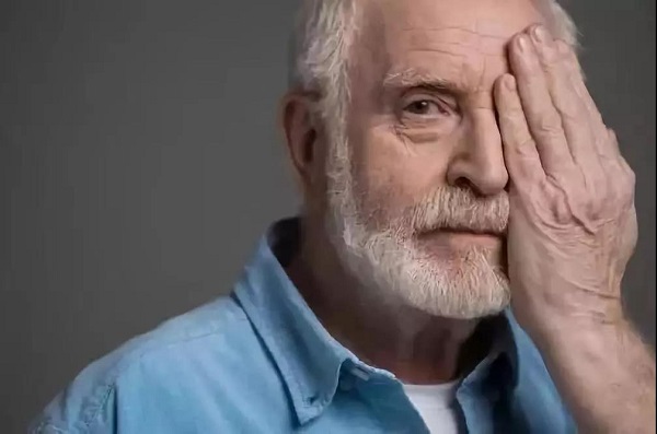 白內(nèi)障,?，斎鹨曆劭?上海眼科醫(yī)院