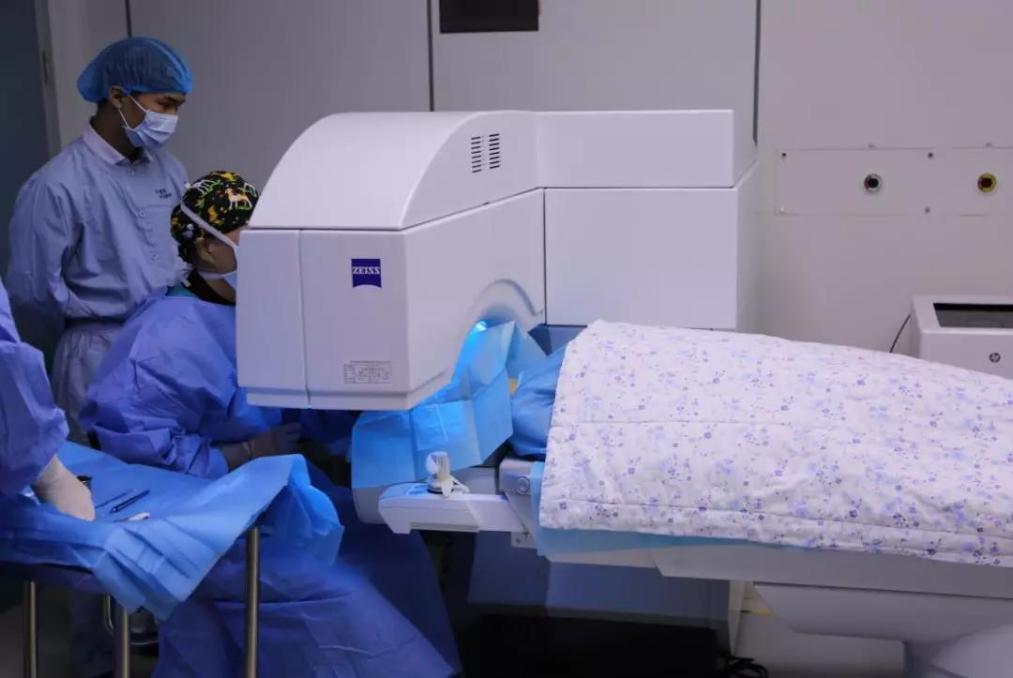 屈光矯視,?，斎鹨曆劭?上海眼科醫(yī)院