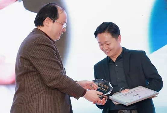 屈光矯視,?，斎鹨曆劭?上海眼科醫(yī)院